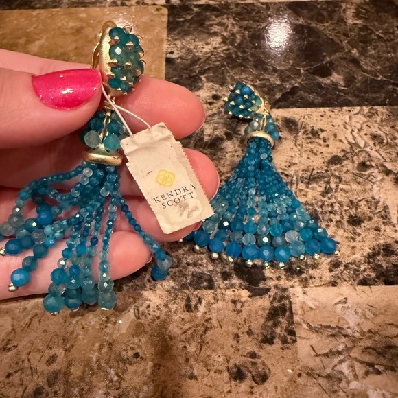 Kendra Scott Cecily Clip On Earrings in Teal Agate - Picture 10 of 13